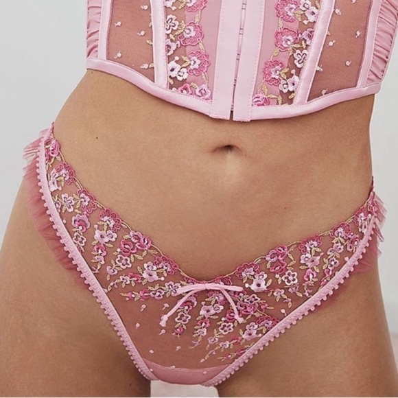 Victoria’s Secret x For Love And Lemons 🍋 Floral Embroidery Thong - Picture 3 of 8